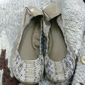 TORY BURCH SNAKESKIN TAN BALLERINA SHOES 8